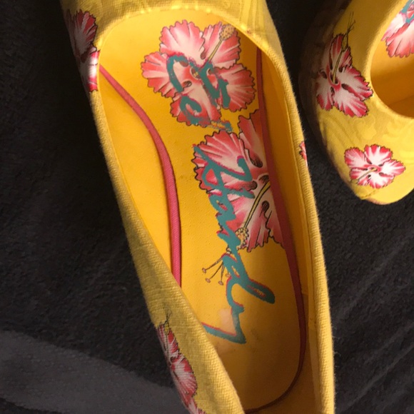 Ed Hardy Open Toe Heels - Picture 2 of 3